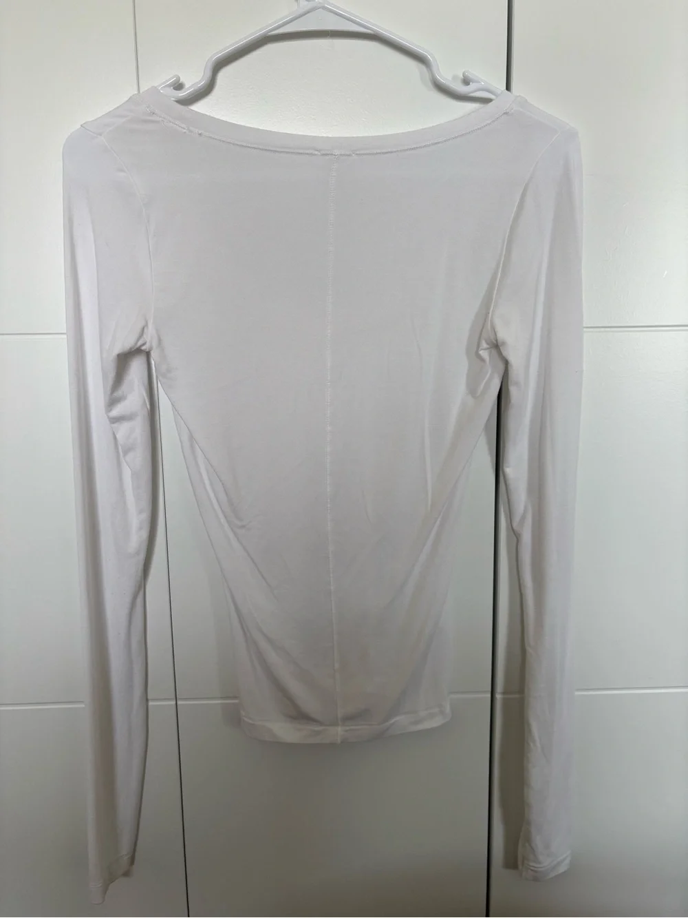 Garage smooth long sleeve scoop neck top bundle - Picture 3 of 8